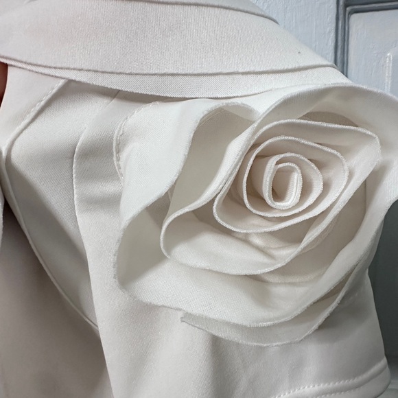 Rose - Picture 3 of 11